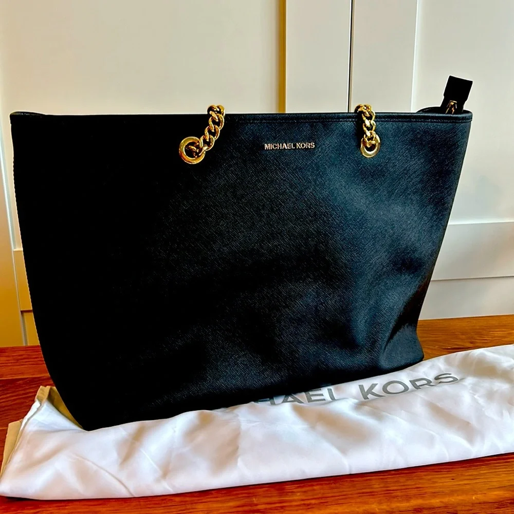 Michael Kors bag - Picture 1 of 10